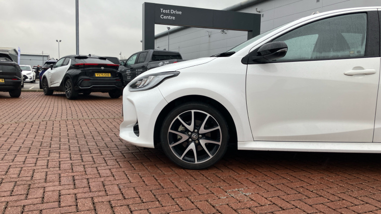 Toyota Yaris 1.5 Hybrid Dynamic 5dr CVT Hybrid Hatchback